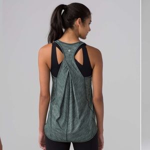 EUC Lululemon Essential Tank size 6 green